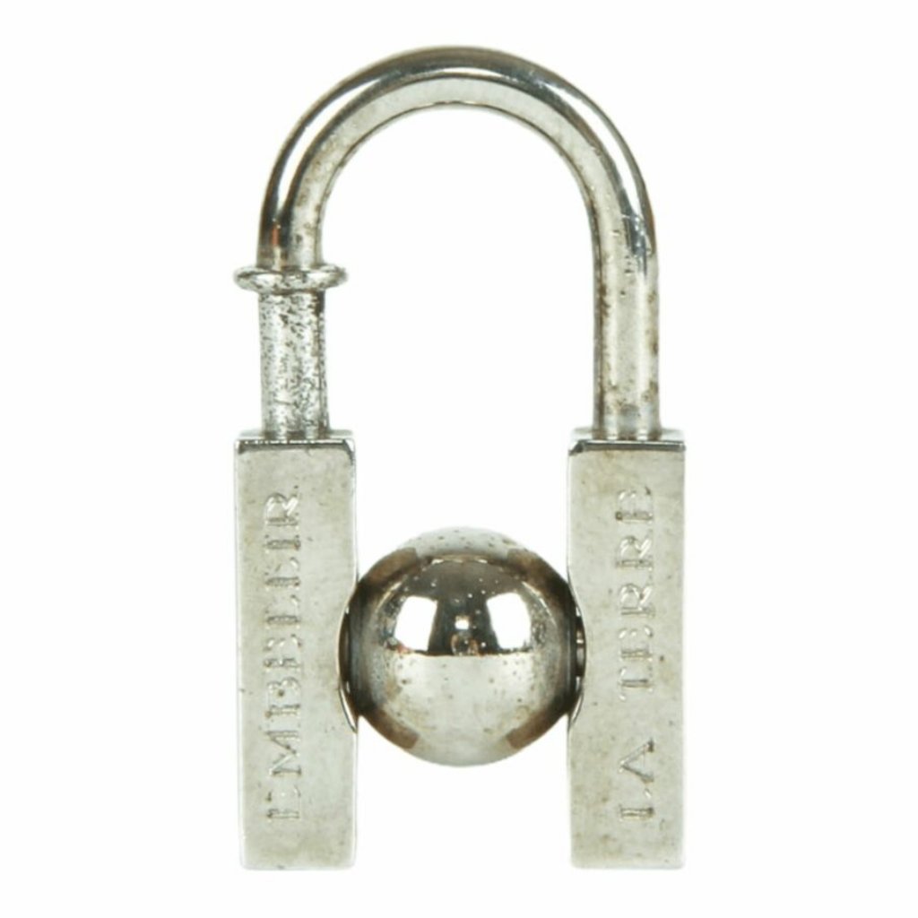 Authentic Herms 2001 Silver L`Homme Peut Embellir La Terre Key Holder